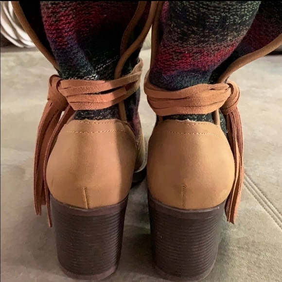 🔆🔅 NWOT TASSEL FLANNEL BOOTS - Picture 7 of 15